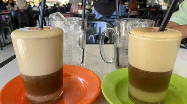 Bukan Sekadar Kopi, Ini Alasan Boh Manok Weng Jadi Andalan Utama Penambah Stamina