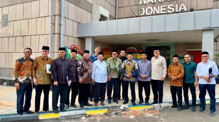Wagub Aceh dan Ulama Perkuat Status Wakaf Blangpadang di BWI Pusat