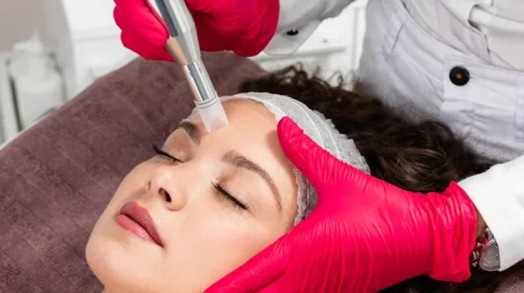 Skin Booster Masih Jadi Primadona, Rahasia Kulit Glowing