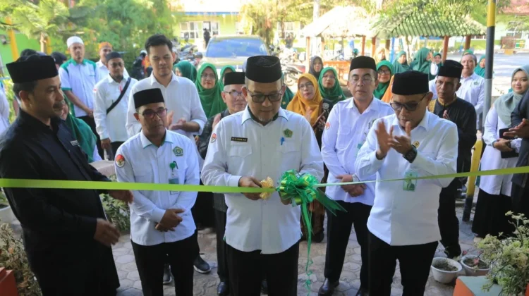 Kakanwil Kemenag Aceh Luncurkan Kelas Internasional di MAN 1 Aceh Barat
