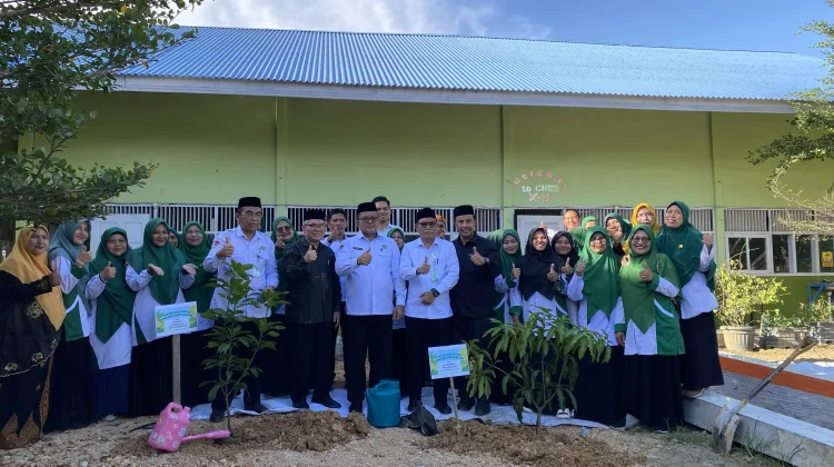 Kakanwil Kemenag Aceh Tanam Pohon di Aceh Barat Wujudkan Program Ekoteologi