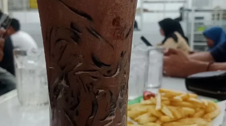Manja di Lidah Cincau Coklat Minuman Tropis dengan Segudang Khasiat