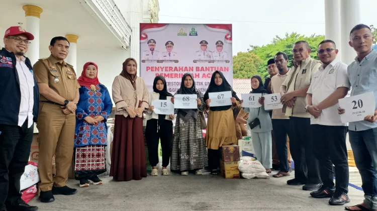 Ihya Ulumuddin Salurkan Paket Sembako dan Mesin Jahit