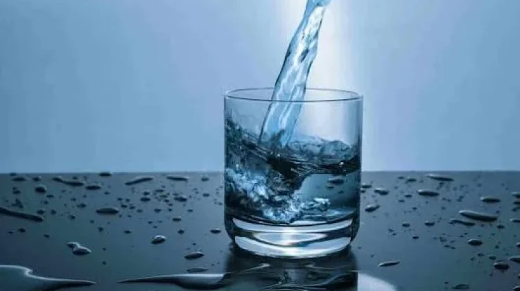 Manfaat Minum Air Putih Cukup Setiap Hari