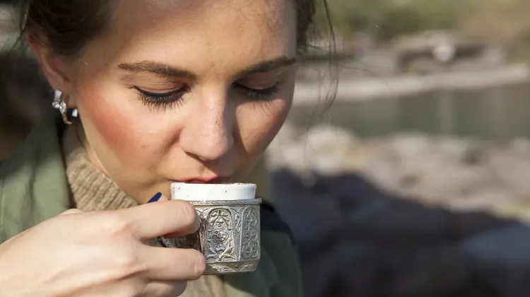 Minum dari Gelas Tembaga Trending, Begini Penjelasan Ilmuwan Medis