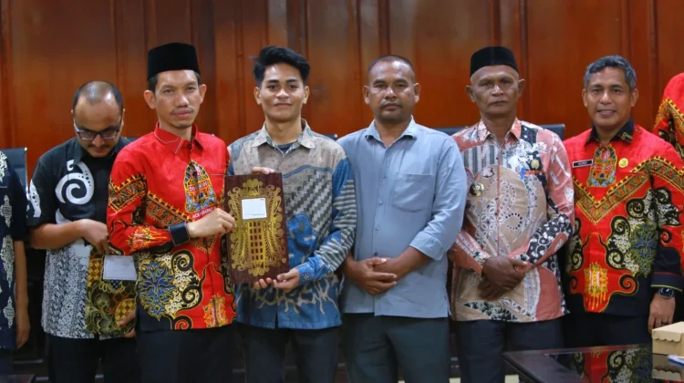 Bupati Aceh Barat Lepas 18 Sarjana Membangun Desa Dukung Program Prioritas Daerah