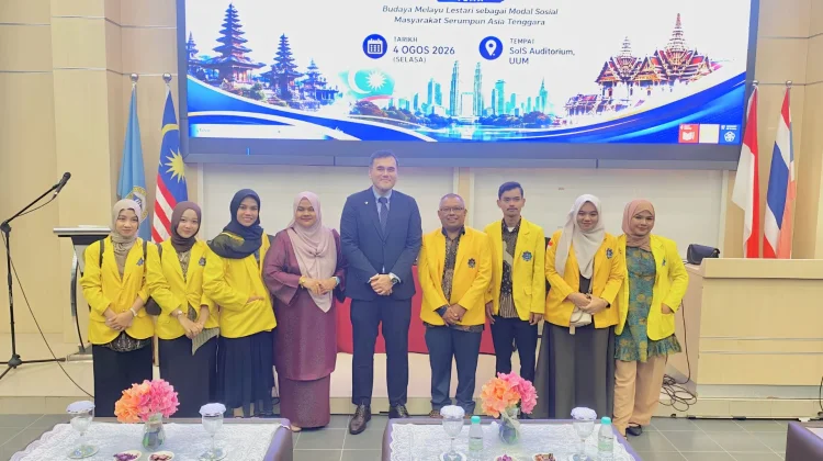 Enam Mahasiswa UTU Jalani KKN Internasional di Malaysia