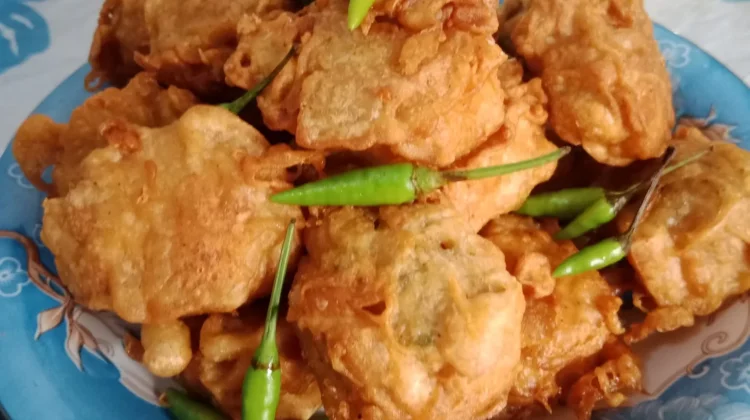 Cemilan Merakyat dengan Sensasi Berani Tahu Goreng dan Cabe Rawit Bencong