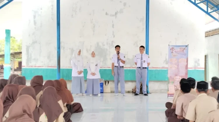 Siswa SMAN Modal Bangsa Sosialisasikan Ajang "FLASH" di MTs HBS