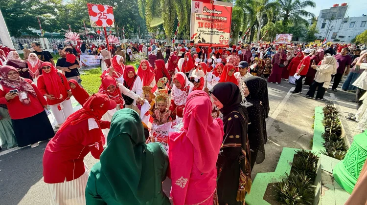 Bunda Paud Aceh Barat Buka Lomba Karnaval