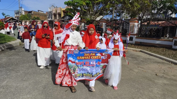 Meriahkan HUT RI ke-81, MIS Nurul Falah Gelar Jalan Santai Ceria
