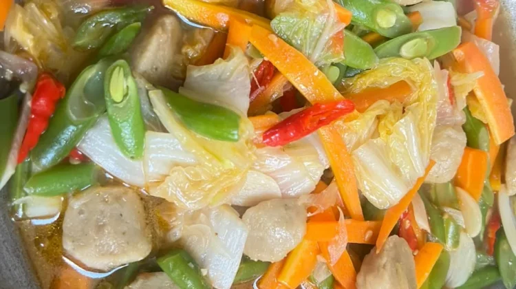 Oseng Bakso Sayuran, Menu Praktis untuk Makan Siang Keluarga