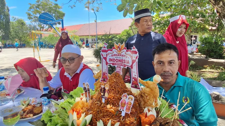 Kakankemenag Aceh Barat Apresiasi Lomba HUT ke-81 RI di MAN 1 Aceh Barat