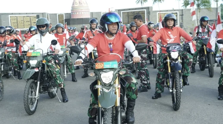 Personel Korem 012 TU beserta Disjan Konvoi Merah Putih dan Pembersihan Area Makam