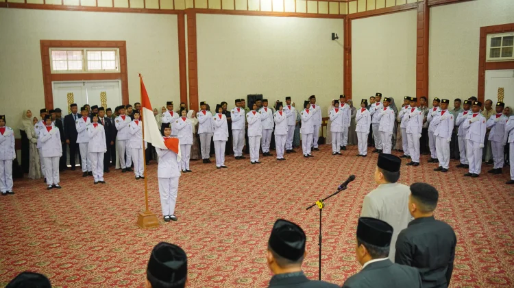 a Bupati TRK Kukuhkan 72 Anggota Paskibraka Tahun 2026