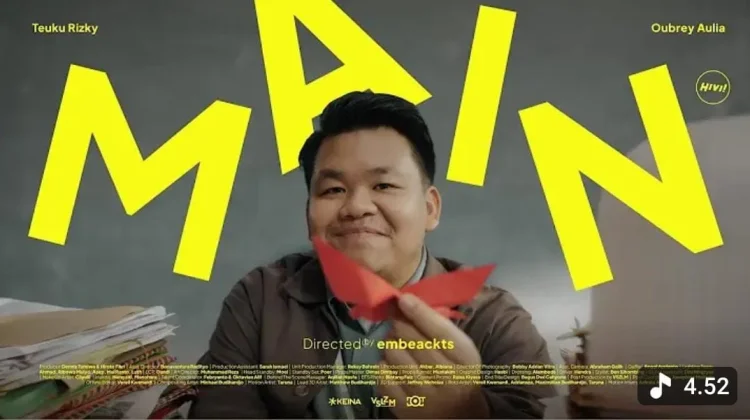 Lirik Lagu HIVI!, "Main"