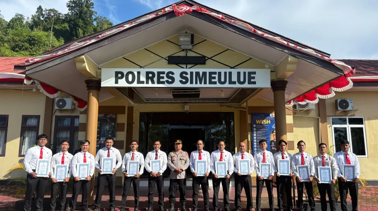 Polres Simeulue Beri Penghargaan 18 Personel Satreskrim
