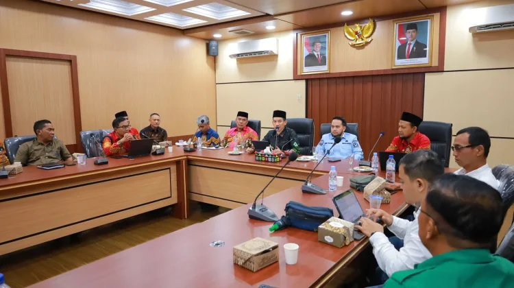 Dinkes Aceh Barat Adakan Rapat Dengan Bupati tarmizi