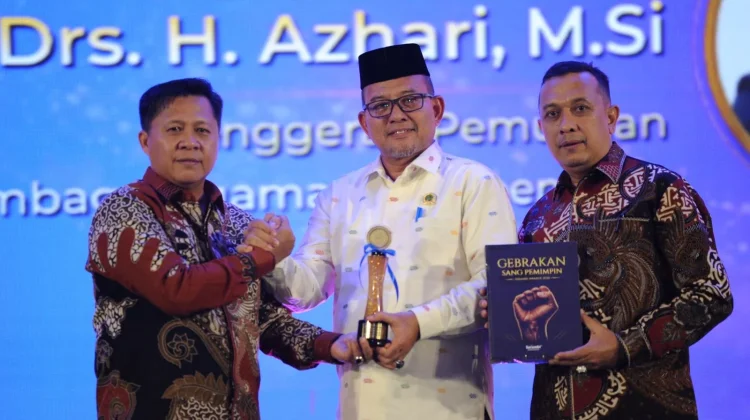 Kakanwil Kemenag Aceh Raih Serambi Award Penggerak Pemulihan Pascabencana
