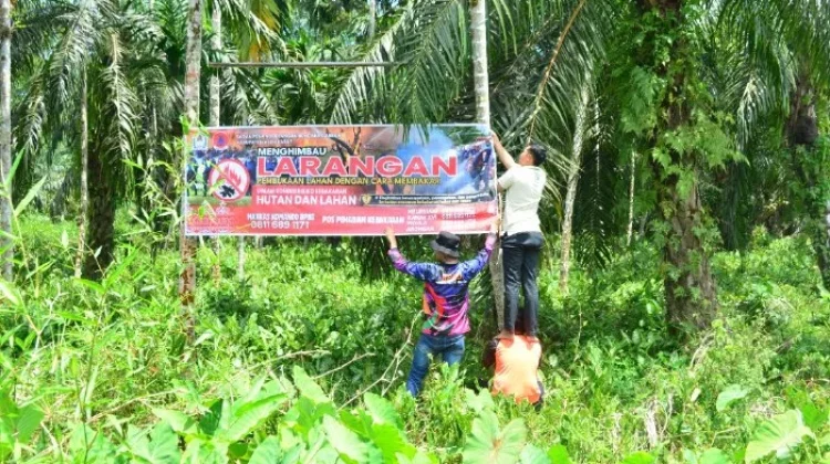 BPBD Aceh Barat Perkuat Pencegahan Karhutla lewat Spanduk Imbauan