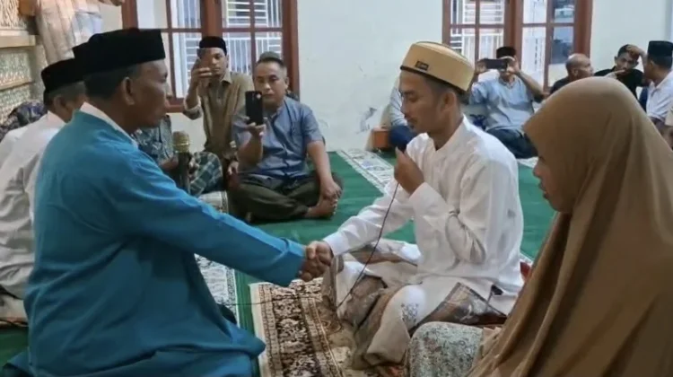 Kumandang Azan Mengantarkan Pasangan Asal Sumut Bersyahadat di Aceh Barat