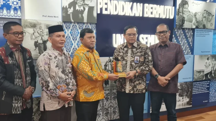 Disdikbud Aceh Barat Jemput Bola Perjuangkan Pendidikan ke Kemendikdasmen