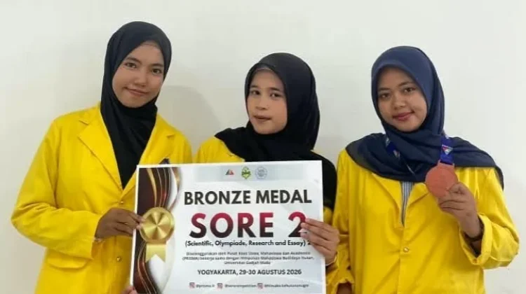 Mahasiswa FEB UTU Raih Bronze Medal di Kompetisi Esai Nasional