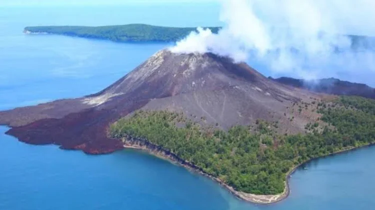 Mengenal Asal-Usul Gunung Anak Krakatau yang Kembali Erupsi pada September 2026