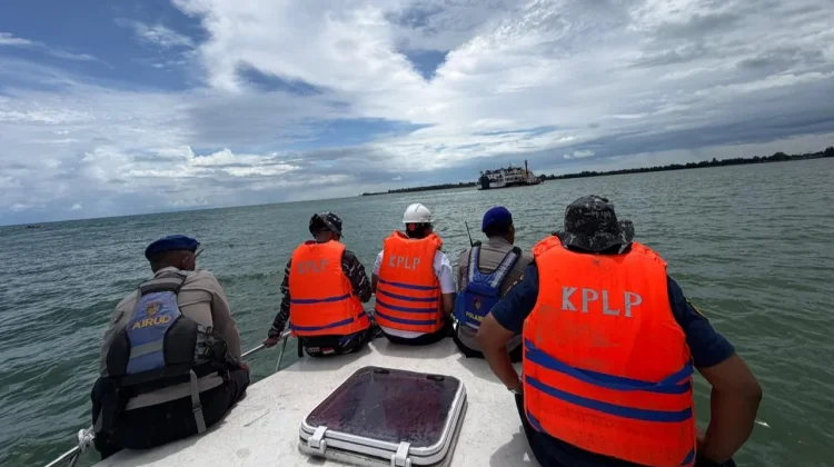 KMP Teluk Sinabang Gangguan di Laut, Polres Aceh Barat Kawal Evakuasi