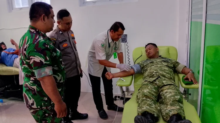 Prajurit Kodim 0105/Aceh Barat Aksi Sosial Donor Darah HUT RRI ke-81