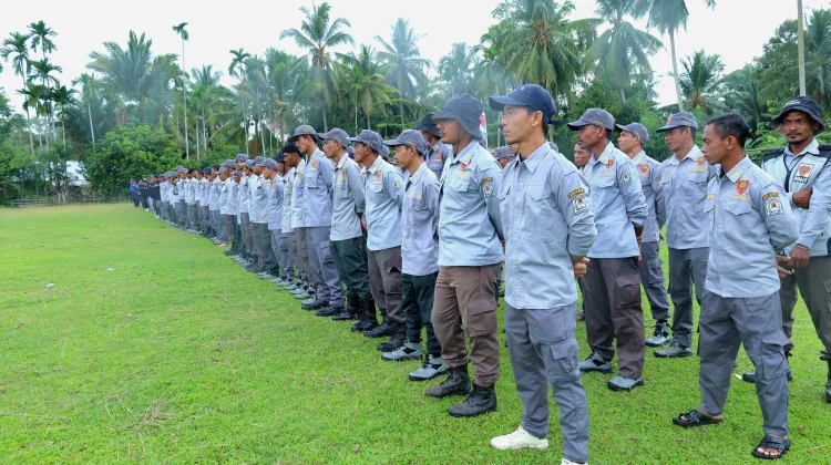 Bupati Aceh Barat Tarmizi Pimpin Apel Siaga Satlinmas dan Satgas Pageu Gampong