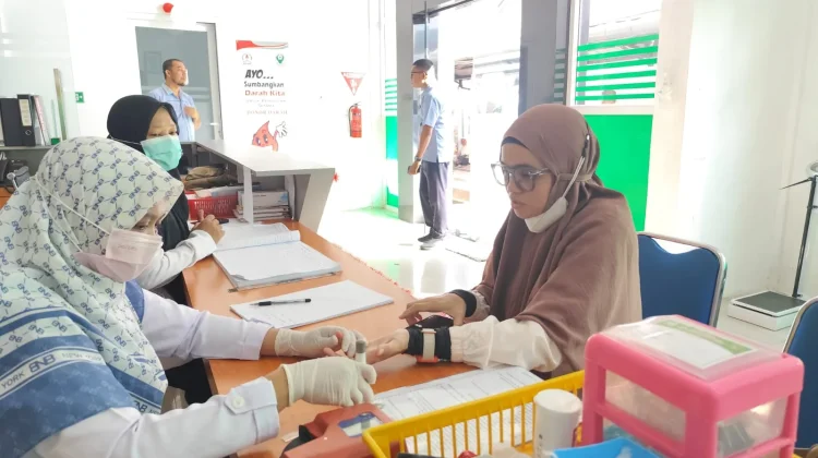 Peringati HUT ke-81 RRI, Perempuan juga Antusias Ikuti Aksi Donor Darah
