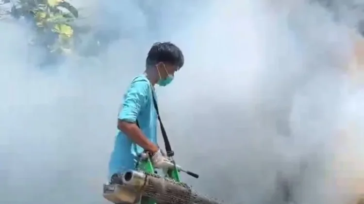 Tangani Kenaikan Kasus DBD, Dinkes Aceh Jaya Lakukan Fogging di Panga