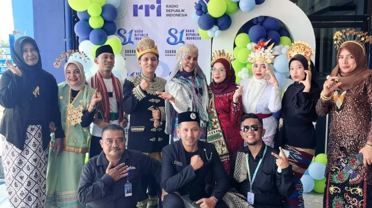 Generasi Muda Lestarikan Pakaian Adat, Jaga Jati Diri Indonesia