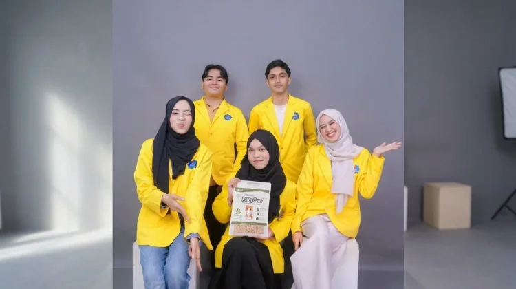 Dari Limbah Jadi Peluang, Mahasiswa UTU Sulap Ampas Tebu Menjadi Pasir Kucing