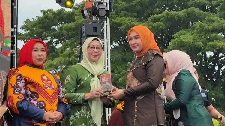 Ketua TP-PKK Nagan Raya Terima Penghargaan Pelestari Tradisi Kuliner Aceh