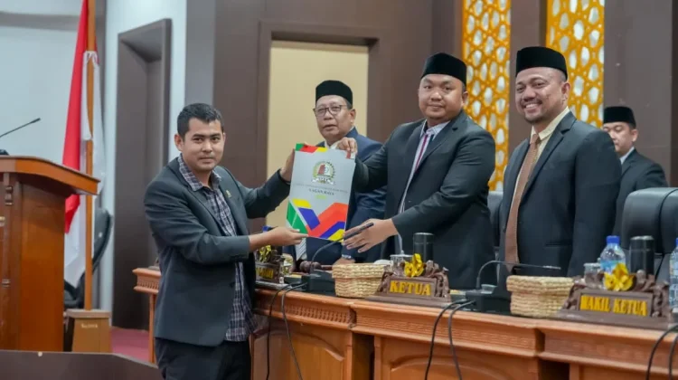 Bupati TRK Diwakili Plt. Sekda Hadiri Paripurna KUA-PPAS 2027