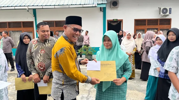 Kemenag Aceh Barat Kukuhkan Panitia HAB ke-81 dan Pemberian Bonus untuk Juara OMI