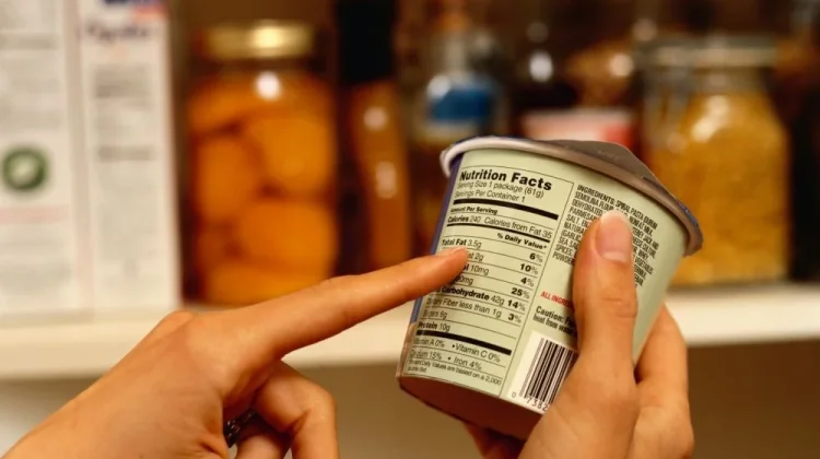 Membaca Label Makanan Bantu Kenali Isi Produk