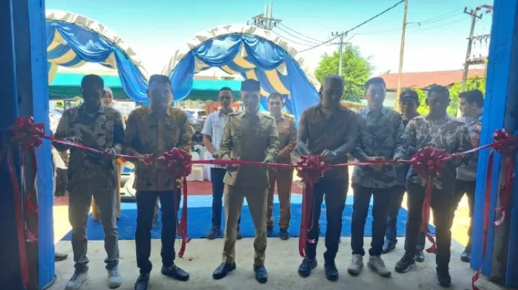 Wabup Abdya Resmikan Pabrik Es Balok untuk Nelayan PPI Ujung Serangga