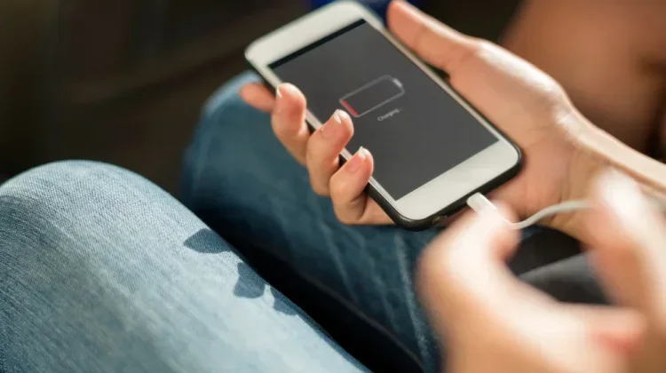 Baterai HP Cepat Menurun? Ini Kebiasaan Mengecas yang Perlu Dihindari
