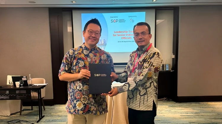 Tingkatkan Tata Kelola Kampus, Kepala Biro PKU UTU Ikuti Training di Singapura