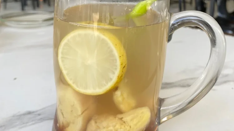 Hangatkan Tubuh, Jaga Imunitas Dengan Minuman Sereh Jahe Lemon