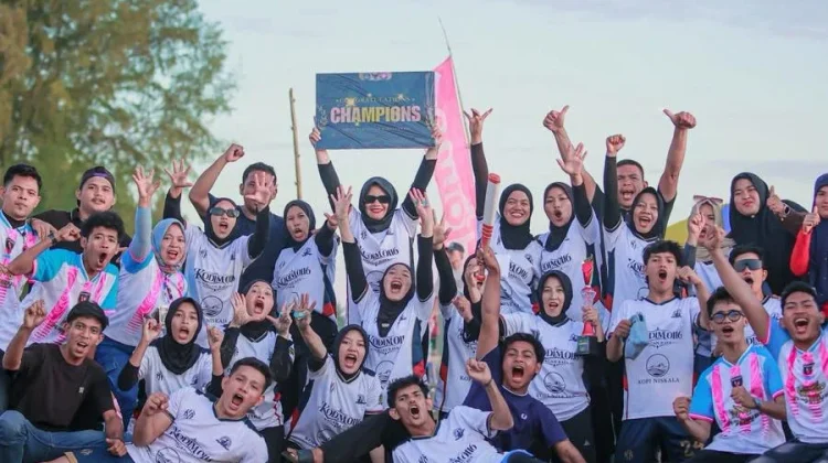 Kembali Hits! Olahraga Bola Kasti Kini Jadi Tren Anak Muda