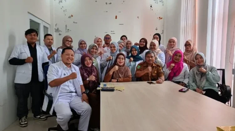 Dinkes Aceh Barat serahkan dokter internsip, perkuat layanan kesehatan