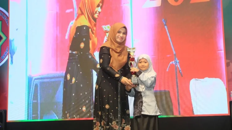 Usia 7 Tahun, Najma Hafizdhah Raih Juara III MTQ Aceh Barat 2026 - RRI ...