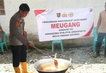 Sambut Ramadan, Mahasiswa STIK Sembelih Sapi Meugang di Desa Jambak