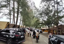 Pantai Meulaboh,Nagan Raya Dipadati Warga saat Tradisi Makan Meugang