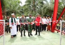 Korem 012/Teuku Umar dan  Pemda Aceh Barat Bangun Kembali Jembatan