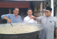 Tokoh Muda Berbagi Kanji Rumbi untuk Masyarakat